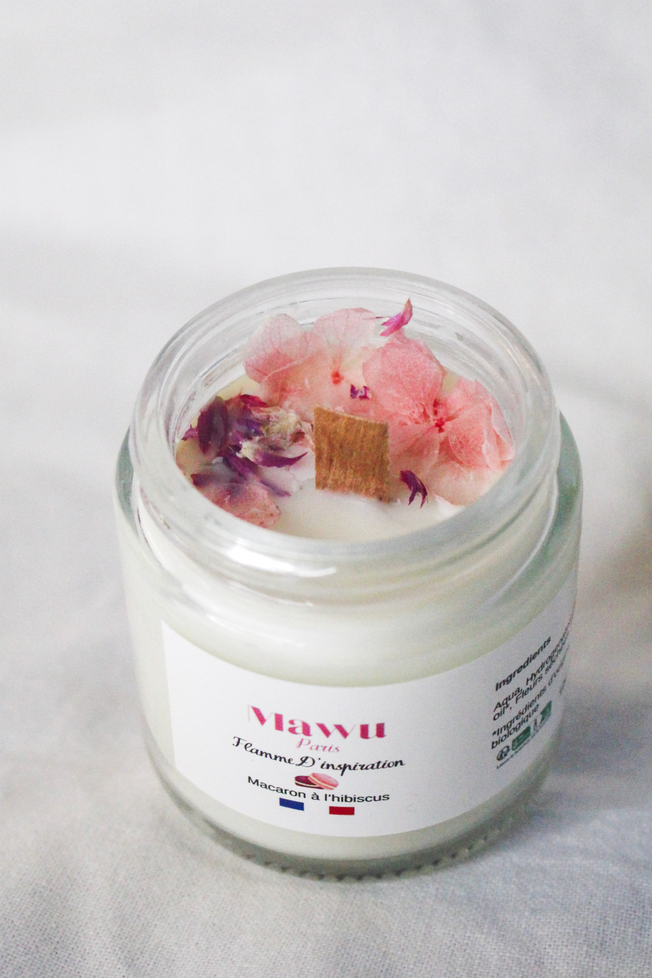 Petit Quatuor D'amour avec accessoires: huile nettoyante - sérum nourrissant visage - bougie bijoux - baume corps - gua sha en jade rose - lot de 6 lingettes démaquillantes corps