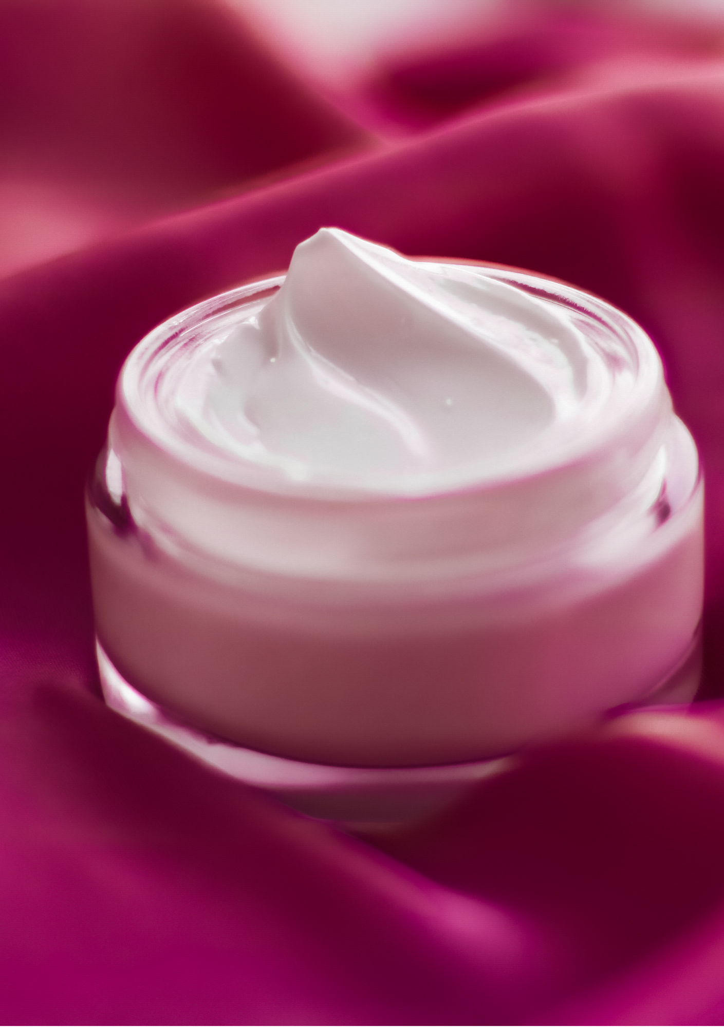 Traiter avec un masque nourrissant et apaisant. Nourrit et rééquilibre la peau. Utilisation 2 à 4 fois par semaine, en pose courte ou toute la nuit. Mawu Paris.
