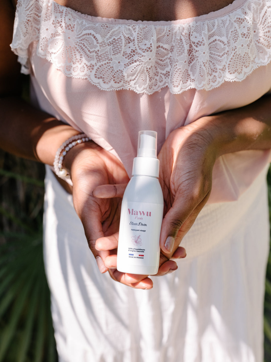 Huile Nettoyante Visage : Le Secret d’un démaquillage doux et efficace