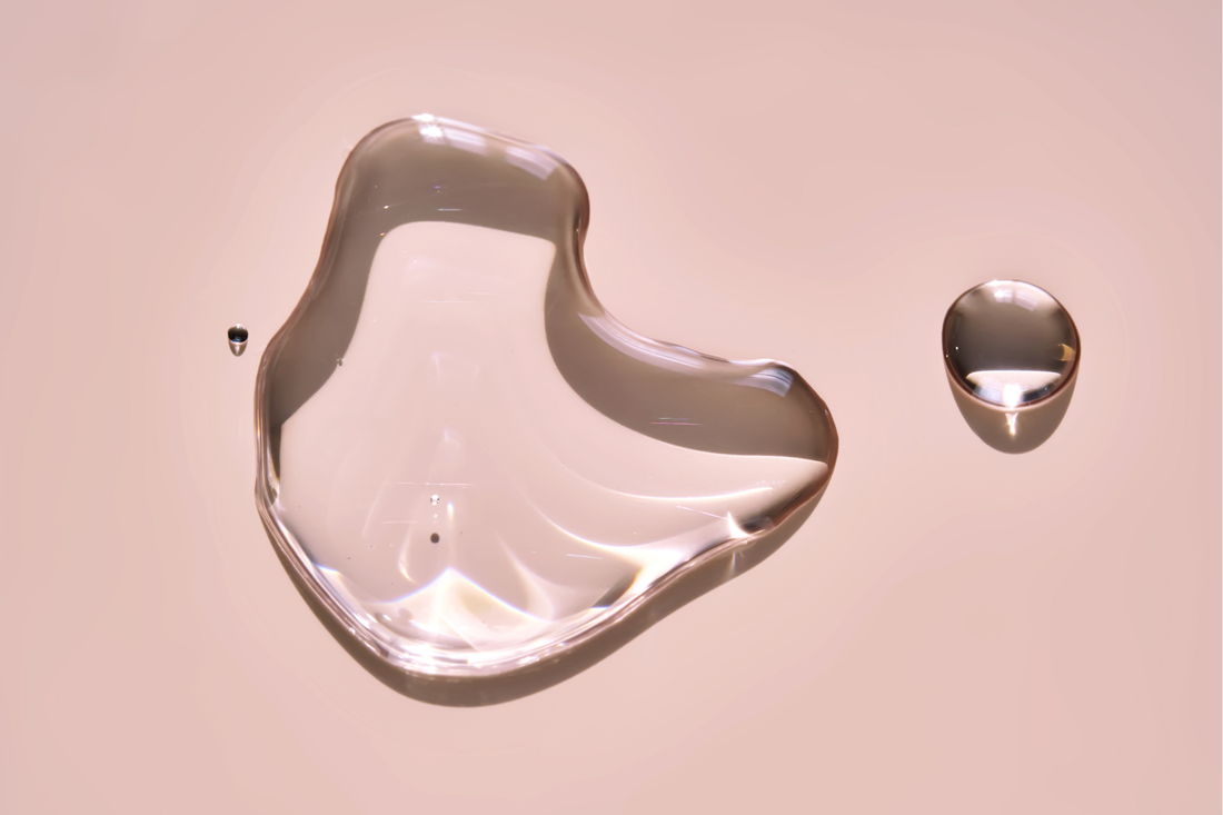 Hydrater ou nourrir ? Comprendre les besoins de la peau noire