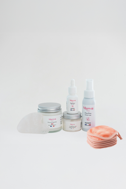 Petit Quatuor D'amour avec accessoires: huile nettoyante - sérum nourrissant visage - bougie bijoux - baume corps - gua sha en jade rose - lot de 6 lingettes démaquillantes corps