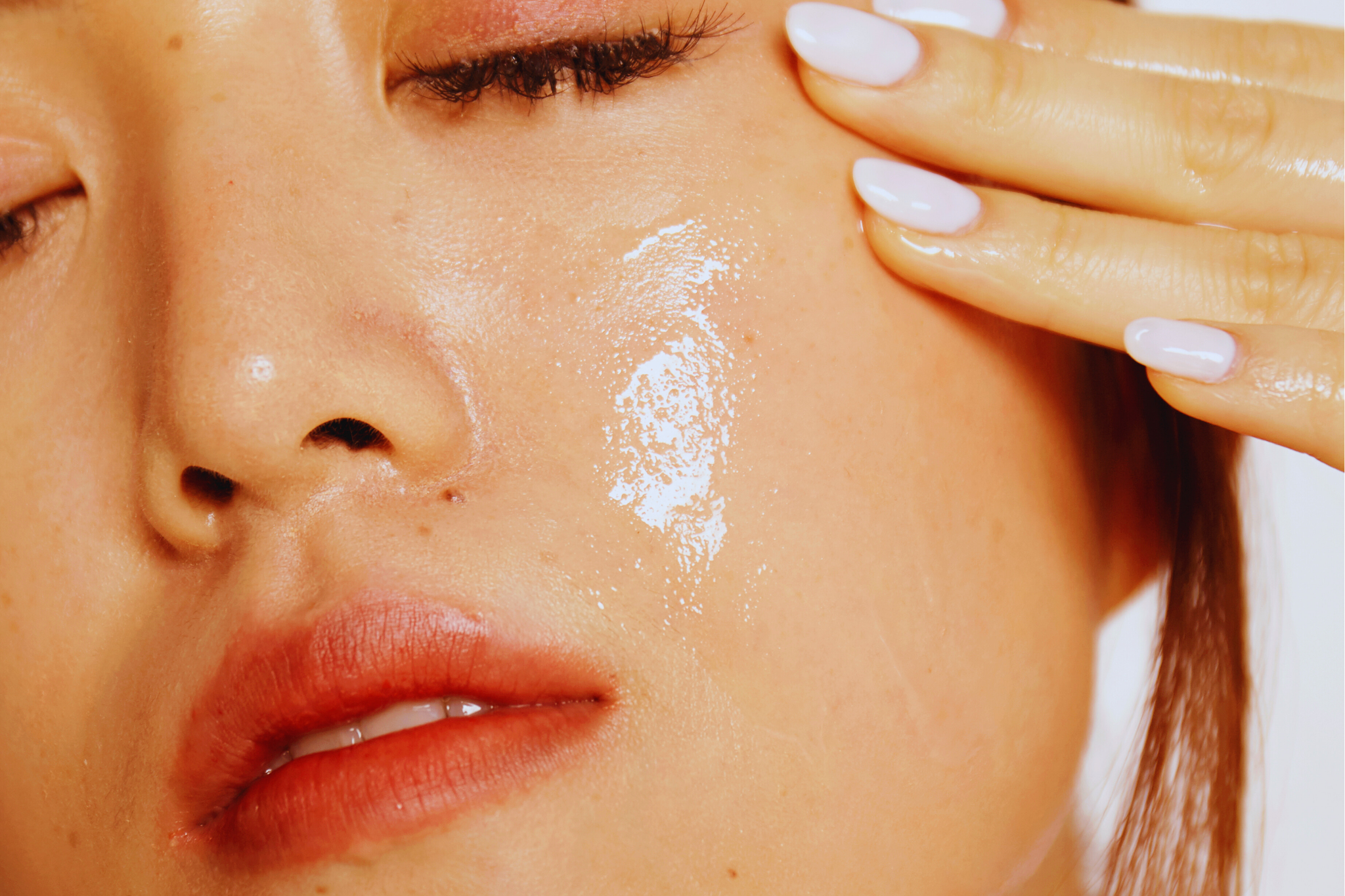 Élixir Divin de Mawu Paris, huile nettoyante pour un nettoyage doux.